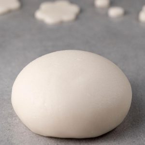 White ball of white fondant