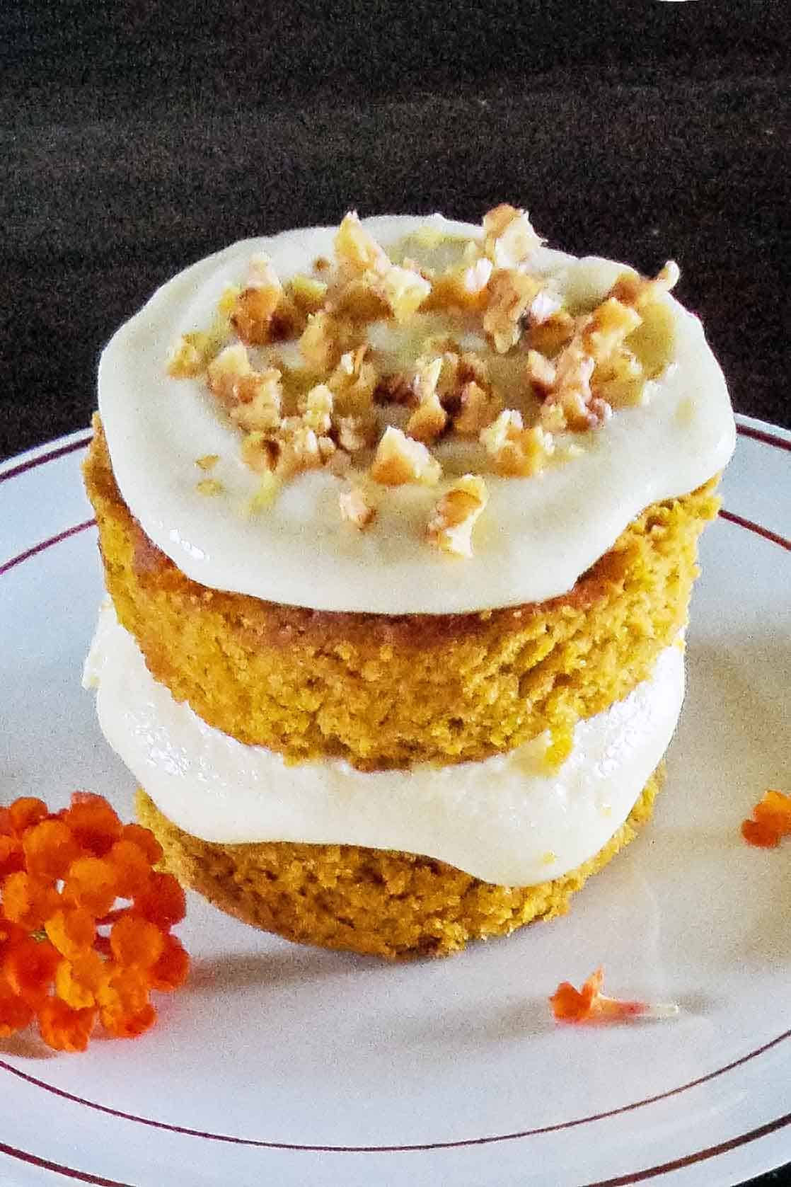 easy pumpkin cake with cream cheese and walnuts