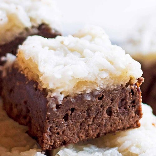 Coconut brownies with macaroon topping