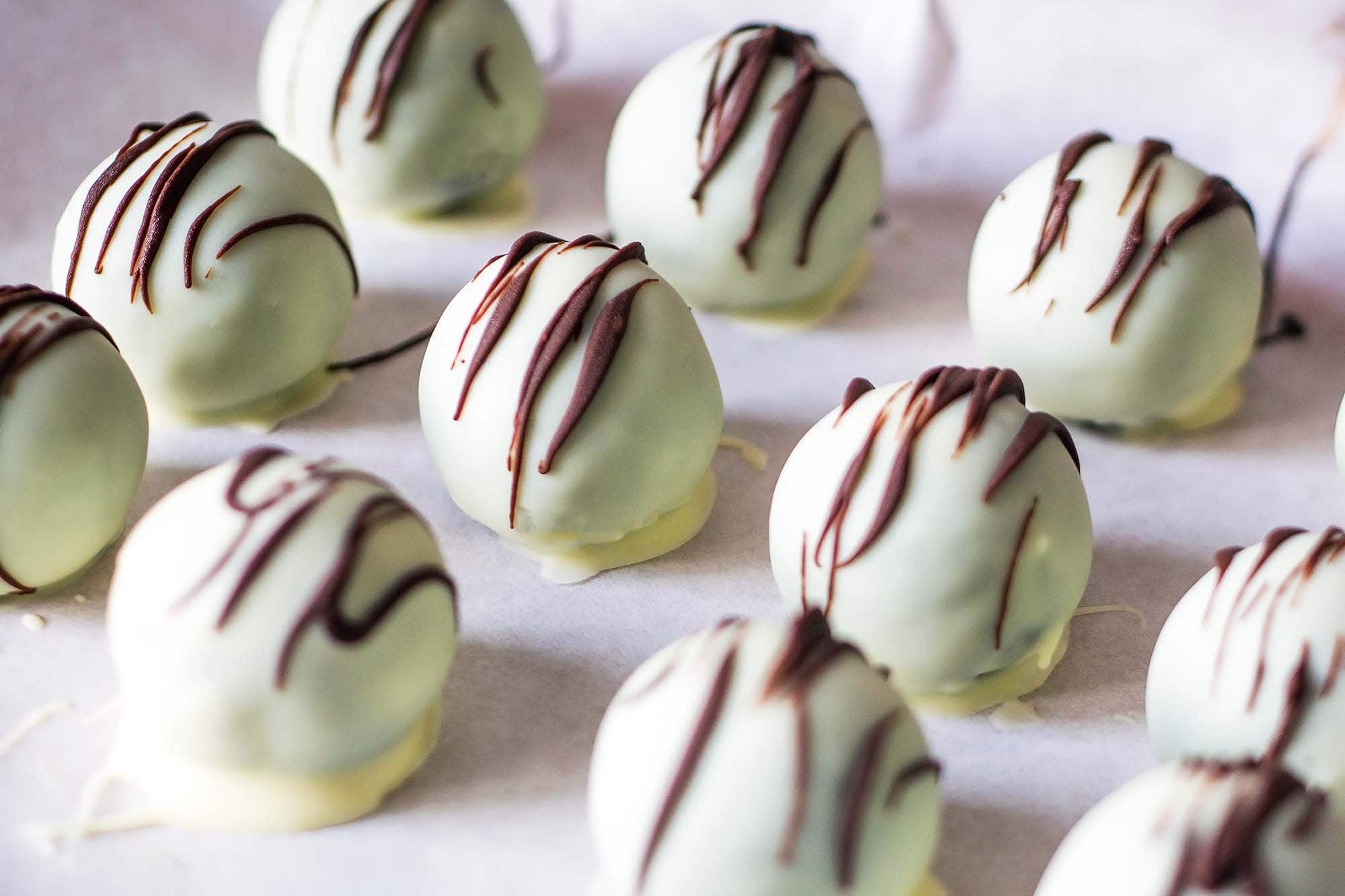 White Chocolate Oreo Truffles » LeelaLicious