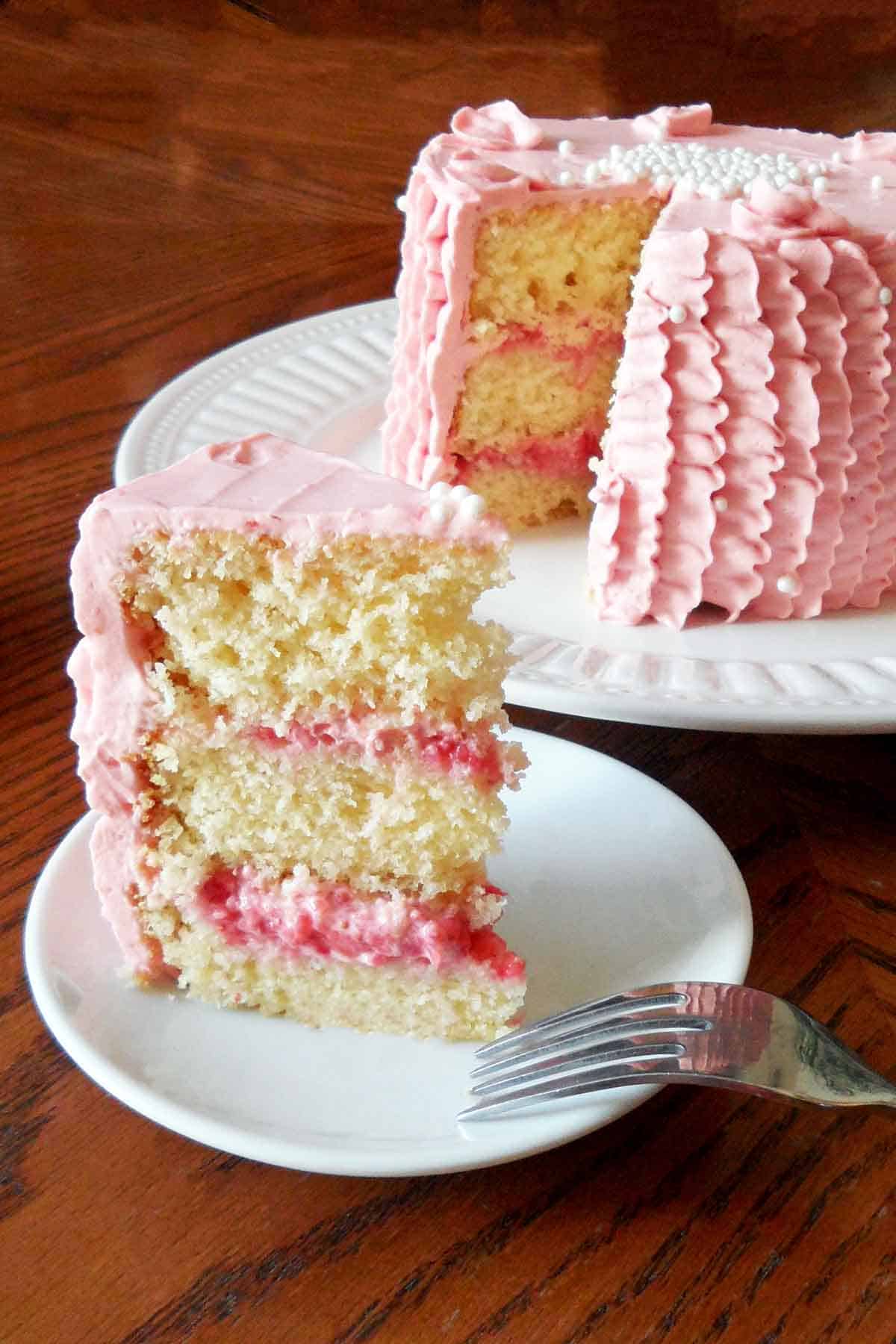 strawberry vanilla cake slice
