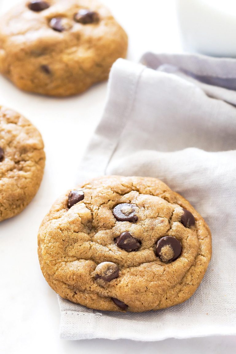 Coconut Oil Chocolate Chip Cookies » LeelaLicious