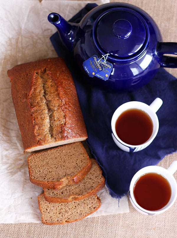 Earl Grey Pound Cake and cups of tea