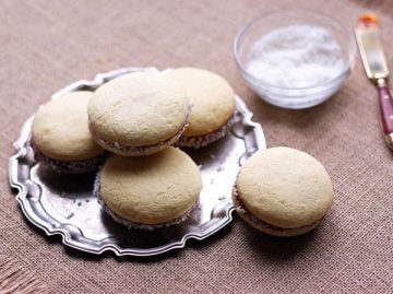 Alfajores Cookies Recipe » LeelaLicious