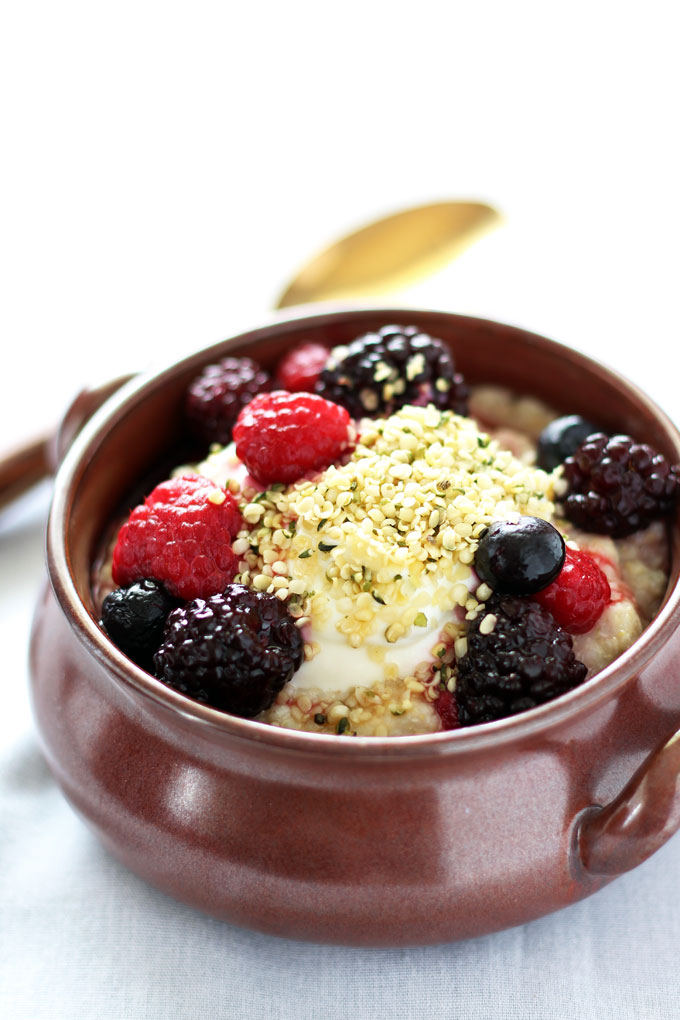 Quinoa Flakes Porridge with Berries