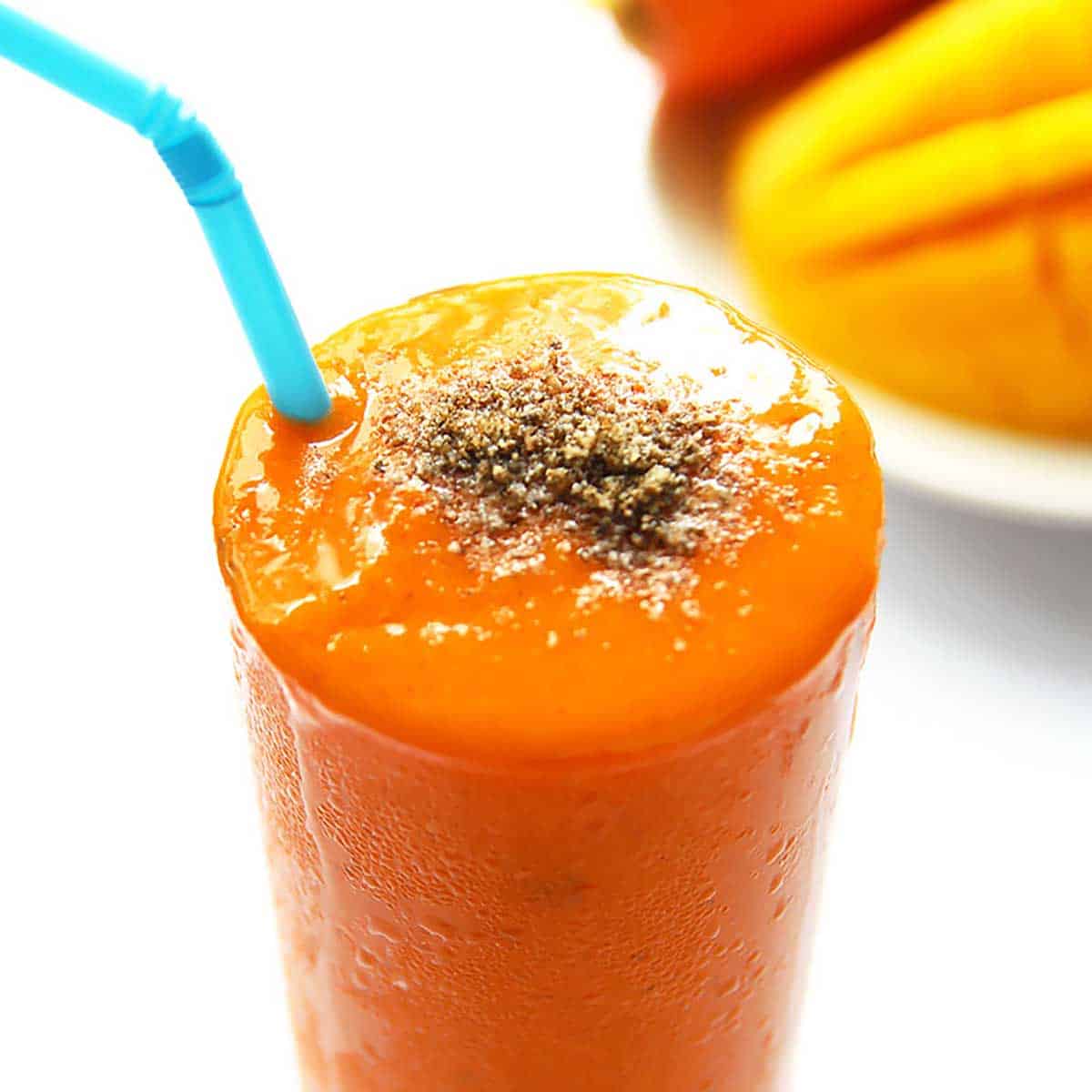 https://leelalicious.com/wp-content/uploads/2015/07/Mango-Pineapple-Carrot-Smoothie-Recipe.jpg