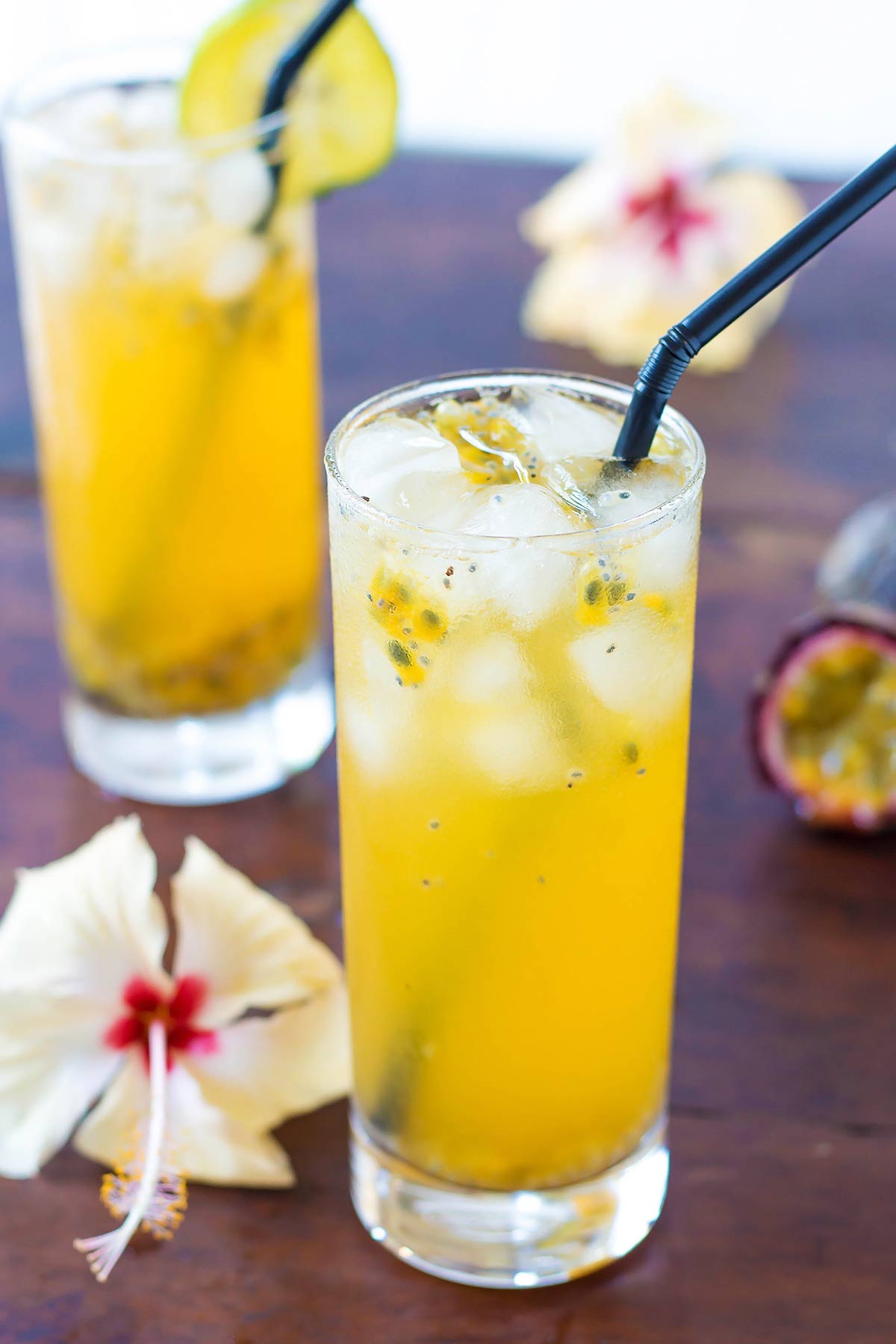 Passion Fruit Lemonade with Ice