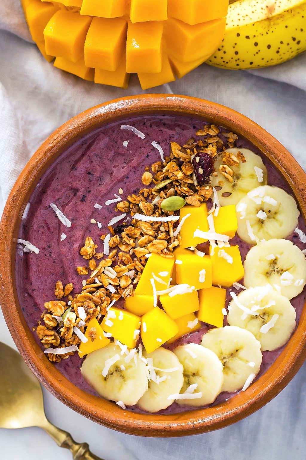 acai-smoothie-bowl-recipe-leelalicious