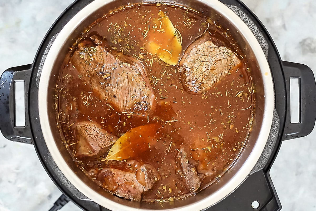 Pot Roast Meat in Instant Pot