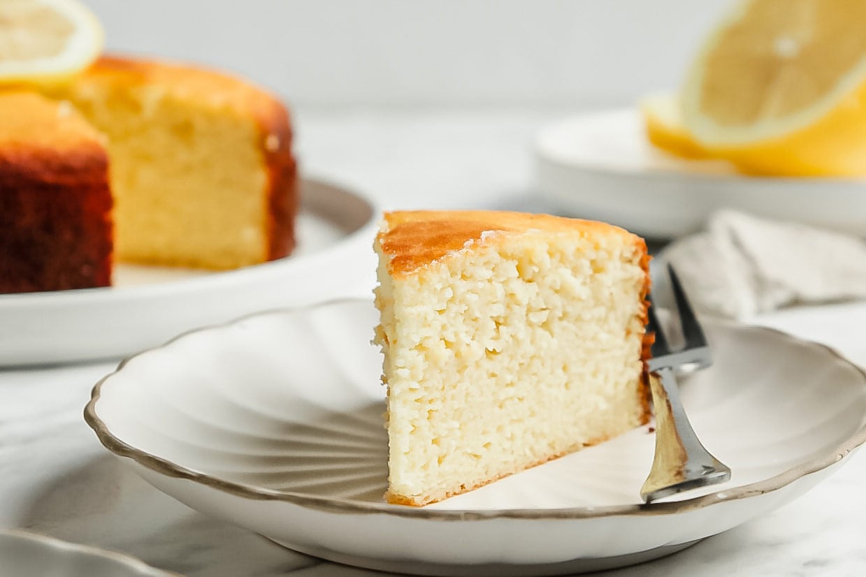 Delicious Lemon Curd Cake - Ai Made It For You