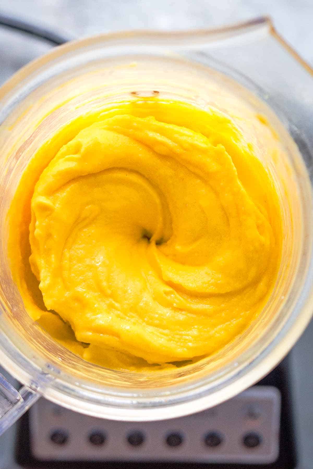 blended up mango froyo in blender jar