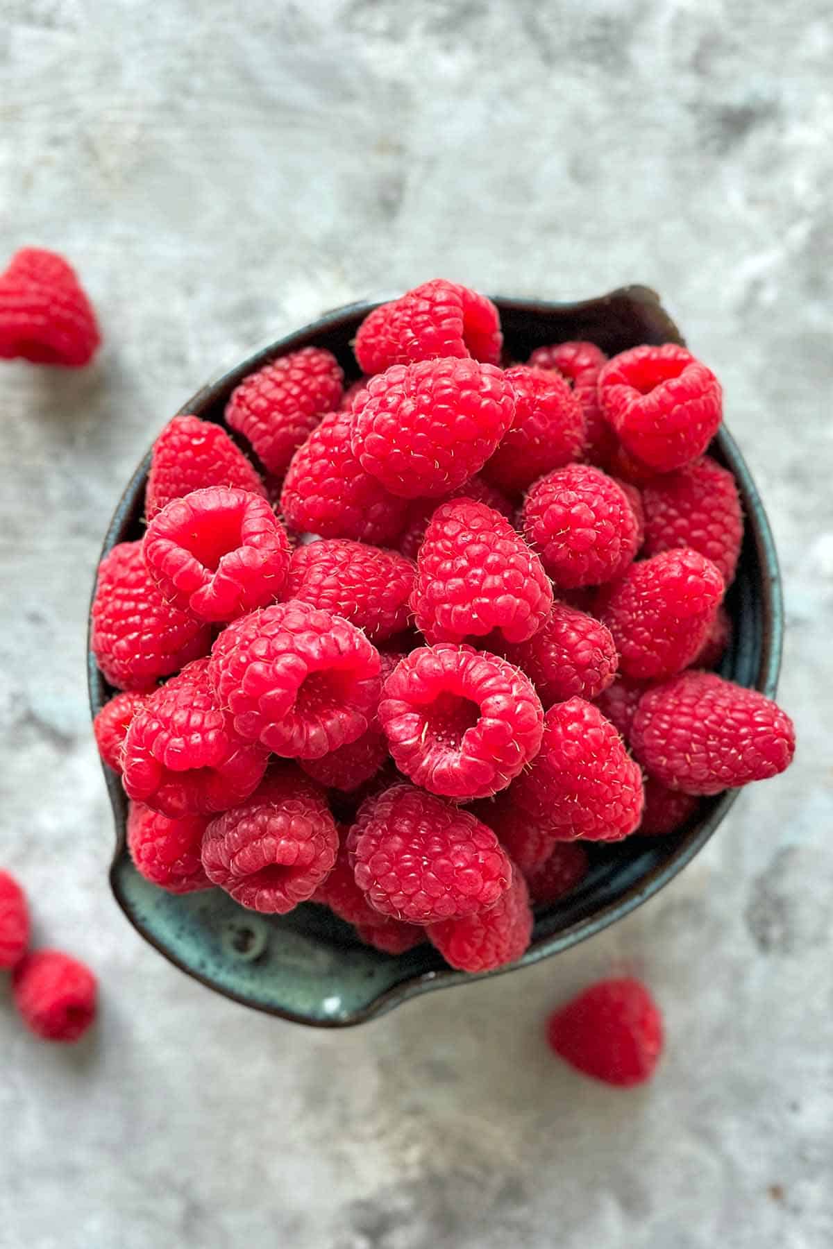 fresh raspberries in bowl